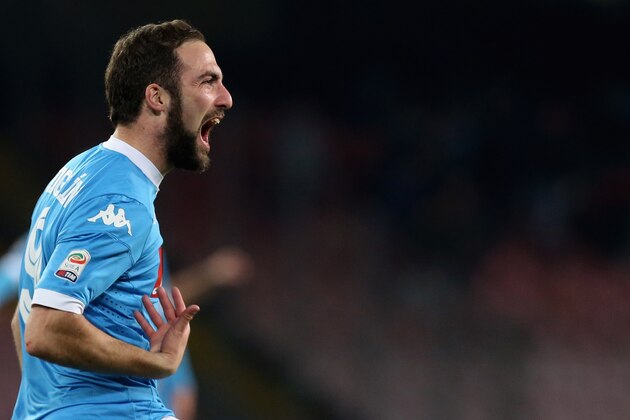 NAPLES, ITALY - MARCH 20:  Gonzalo Higuain of Napoli celebrates his goal during the Serie A match between SSC Napoli and Genoa CFC at Stadio San Paolo on March 20, 2016 in Naples, Italy.  (Photo by Maurizio Lagana/Getty Images)