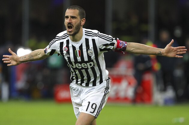 MILAN, ITALY - MARCH 02:  Leonardo Bonucci of Juventus FC celebrates the decisive penalty during the TIM Cup match between FC Internazionale Milano and Juventus FC at Stadio Giuseppe Meazza on March 2, 2016 in Milan, Italy.  (Photo by Marco Luzzani/Getty Images)