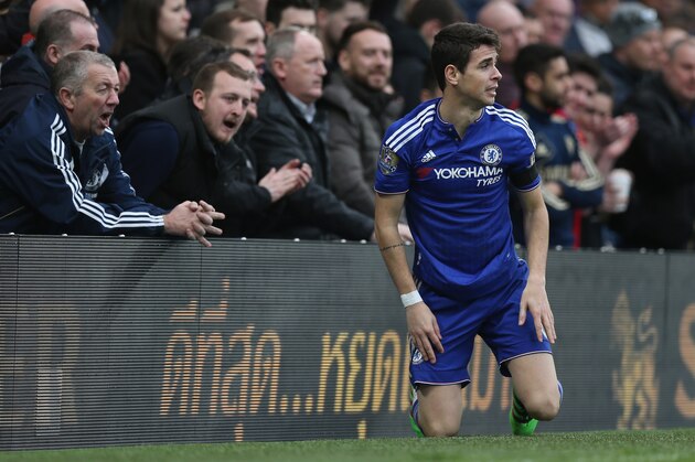 LONDON, ENGLAND - MARCH 19: Oscar of Chelsea during the Barclays Premier League match between Chelsea and West Ham at Stamford Bridge on March 19, 2016 in London, United Kingdom.  (Photo by Alex Morton/Getty Images)