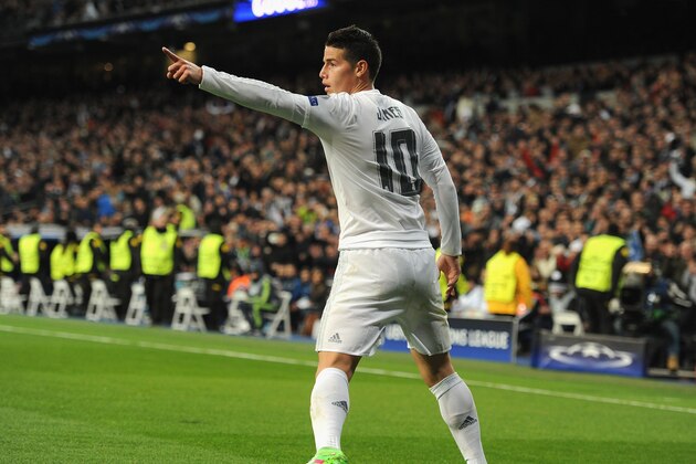 MADRID, SPAIN - MARCH 08:  James Rodriguez of Real Madrid celebrates scoring his team's second goal during the UEFA Champions League Round of 16 Second Leg match between Real Madrid and Roma at Estadio Santiago Bernabeu on March 8, 2016 in Madrid, Spain.  (Photo by Denis Doyle/Getty Images)