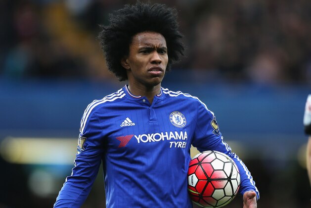 LONDON, ENGLAND - MARCH 19:  Willian of Chelsea appeals to referee Robert Madley during the Barclays Premier League match between Chelsea and West Ham United at Stamford Bridge on March 19, 2016 in London, United Kingdom.  (Photo by Alex Morton/Getty Images)