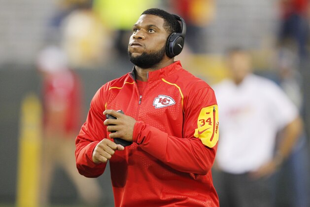 Kansas City Chiefs' Knile Davis warms up before an NFL football game against the Green Bay Packers Monday, Sept. 28, 2015, in Green Bay, Wis. (AP Photo/Matt Ludtke)