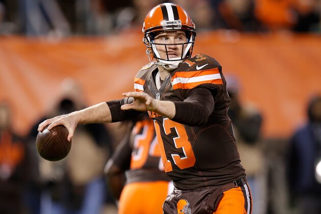 CLEVELAND, OH - NOVEMBER 30:  Josh McCown #13 of the Cleveland Browns looks to pass during the game against the Baltimore Ravens at FirstEnergy Stadium on November 30, 2015 in Cleveland, Ohio.  (Photo by Gregory Shamus/Getty Images)