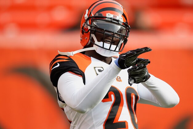 CLEVELAND, OH - DECEMBER 6: Reggie Nelson #20 of the Cincinnati Bengals warms up prior to playing the Cleveland Browns at FirstEnergy Stadium on December 6, 2015 in Cleveland, Ohio. (Photo by Gregory Shamus/Getty Images)