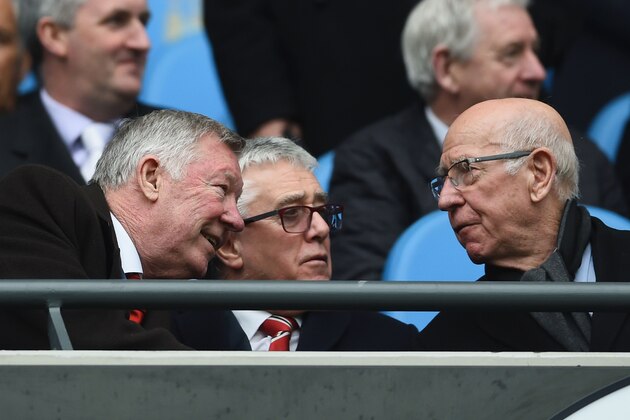 MANCHESTER, ENGLAND - MARCH 20:  (L-R) Sir Alex Ferguson, Albert Morgan and Sir Bobby Charlton in discussion prior to the Barclays Premier League match between Manchester City and Manchester United at Etihad Stadium on March 20, 2016 in Manchester, United Kingdom.  (Photo by Laurence Griffiths/Getty Images)