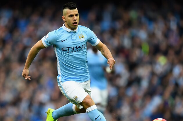 MANCHESTER, ENGLAND - MARCH 20:  Sergio Aguero of Manchester City in action during the Barclays Premier League match between Manchester City and Manchester United at Etihad Stadium on March 20, 2016 in Manchester, England.  (Photo by Laurence Griffiths/Getty Images)