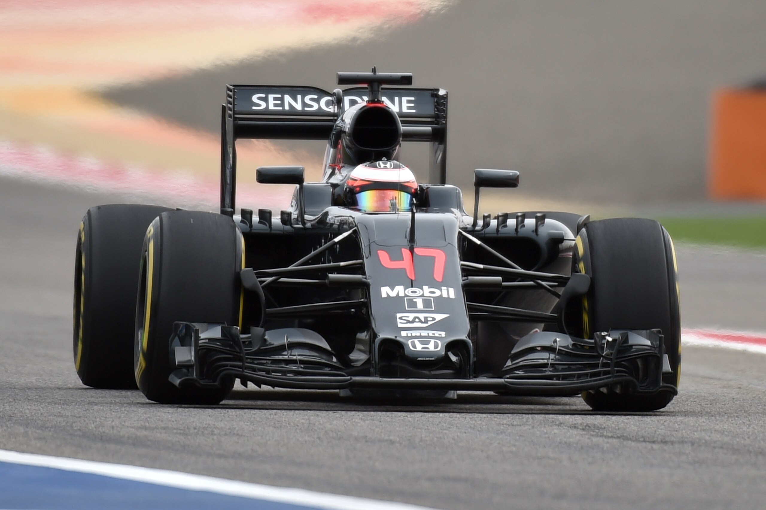 McLaren Honda's Belgian driver Stoffel Vandoorne drives during the first practice session at the Sakhir circuit in Manama on April 1, 2016 ahead of the Bahrain Formula One Grand Prix. AFP PHOTO / MOHAMMED AL-SHAIKH / AFP / MOHAMMED AL-SHAIKH        (Photo credit should read MOHAMMED AL-SHAIKH/AFP/Getty Images)