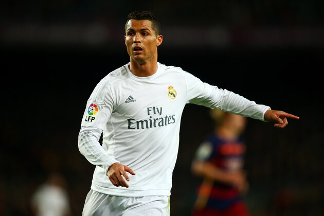 BARCELONA, SPAIN - APRIL 02:  Cristiano Ronaldo of Real Madrid CF signals during the La Liga match between FC Barcelona and Real Madrid CF at Camp Nou on April 2, 2016 in Barcelona, Spain.  (Photo by Paul Gilham/Getty Images)