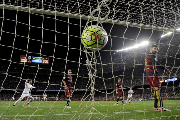 BARCELONA, SPAIN - APRIL 02: Cristiano Ronaldo (not pictured) of Real Madrid CF scores his team's second goal during the La Liga match between FC Barcelona and Real Madrid CF at Camp Nou on April 2, 2016 in Barcelona, Spain. (Photo by Alex Caparros/Getty Images) BARCELONA, SPAIN - APRIL 02: Cristiano Ronaldo (not pictured) of Real Madrid CF scores his team's second goal during the La Liga match between FC Barcelona and Real Madrid CF at Camp Nou on April 2, 2016 in Barcelona, Spain. (Photo by Alex Caparros/Getty Images)