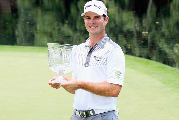 AUGUSTA, GA - APRIL 08: Kevin Streelman of the United States celebrates with the trophy after winning the Par 3 Contest prior to the start of the 2015 Masters Tournament at Augusta National Golf Club on April 8, 2015 in Augusta, Georgia. (Photo by Jamie Squire/Getty Images) AUGUSTA, GA - APRIL 08: Kevin Streelman of the United States celebrates with the trophy after winning the Par 3 Contest prior to the start of the 2015 Masters Tournament at Augusta National Golf Club on April 8, 2015 in Augusta, Georgia. (Photo by Jamie Squire/Getty Images)