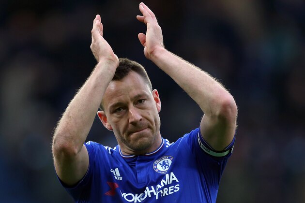 LONDON, ENGLAND - MARCH 19 :  John Terry of Chelsea applauds after the Barclays Premier League match between Chelsea and West Ham United at Stamford Bridge on March 19, 2016 in London, England.  (Photo by Catherine Ivill - AMA/Getty Images)
