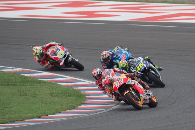 RIO HONDO, SANTIAGO DEL ESTERO - APRIL 03:  Marc Marquez of Spain and Repsol Honda Team leads the field during the MotoGP Race during the MotoGp of Argentina - Race at Termas De Rio Hondo Circuit on April 03, 2016 in Rio Hondo, Argentina.  (Photo by Mirco Lazzari gp/Getty Images)
