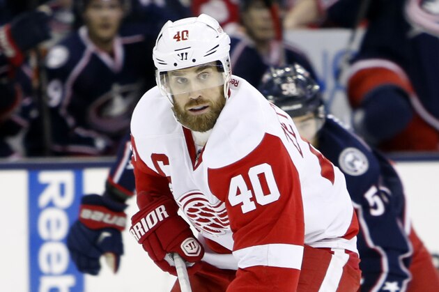 Detroit Red Wings' Henrik Zetterberg, of Sweden, plays against the Columbus Blue Jackets during an NHL hockey game Thursday, March 17, 2016, in Columbus, Ohio. (AP Photo/Jay LaPrete)