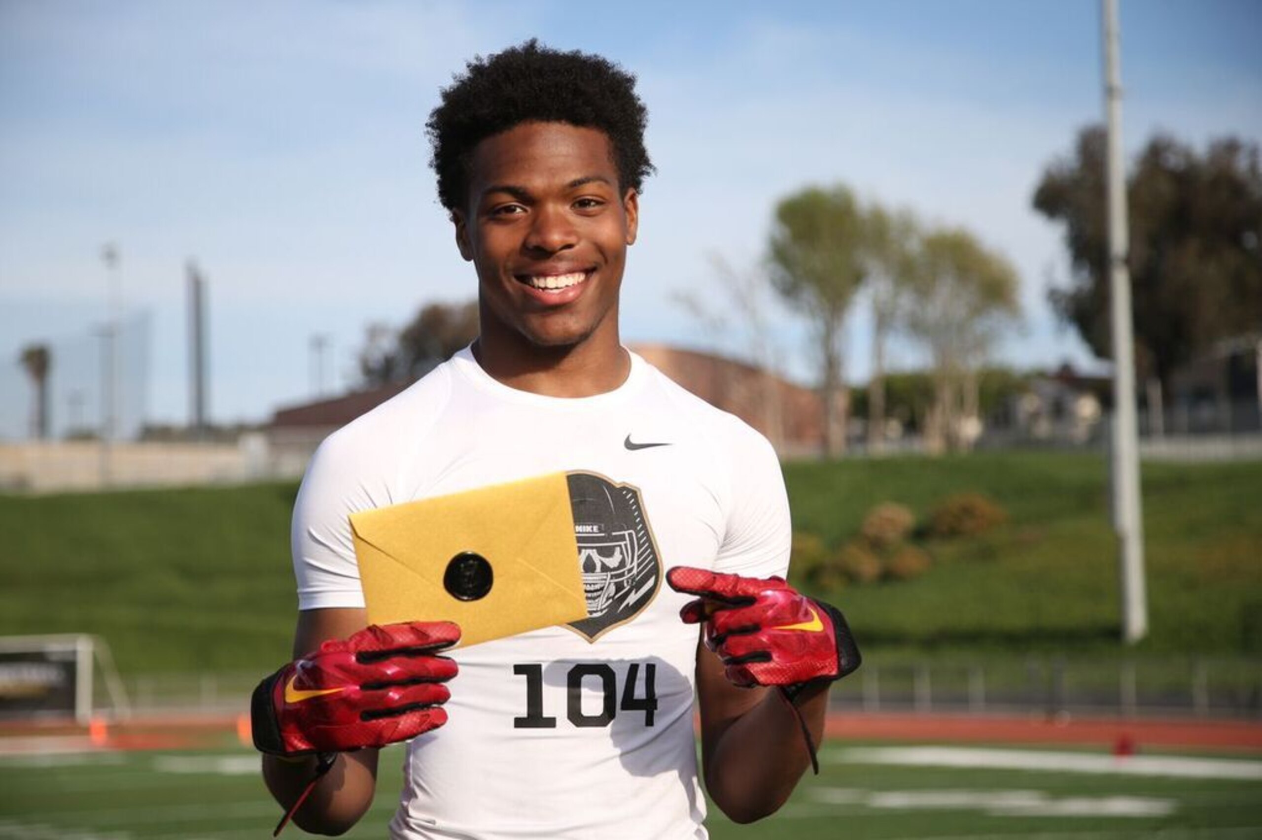 A handful of schools are in the mix with 2017 4-star CB Thomas Graham following his decommitment from USC.