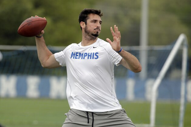Memphis quarterback Paxton Lynch passes during the school's NFL football pro day Wednesday, April 6, 2016, in Memphis, Tenn. (AP Photo/Mark Humphrey)