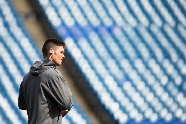 ORCHARD PARK, NY - OCTOBER 18:  Chris Hogan #15 of the Buffalo Bills warms up before the game against the Cincinnati Bengals on October 18, 2015 at Ralph Wilson Stadium in Orchard Park, New York.  Bengals defeat Buffalo 34-21.  (Photo by Brett Carlsen/Getty Images)