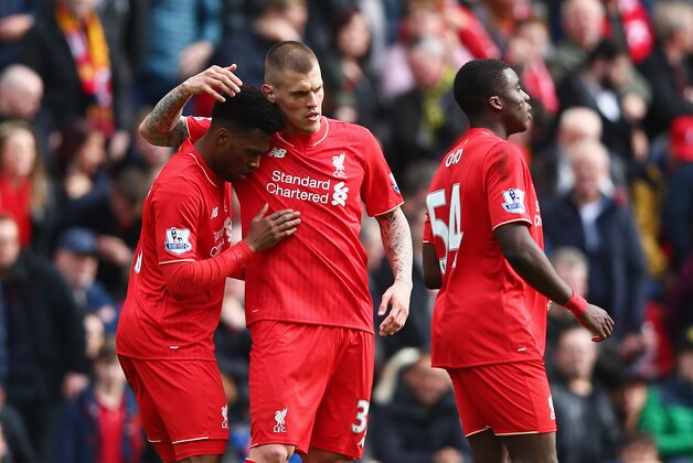 LIVERPOOL, UNITED KINGDOM - APRIL 10:  Daniel Sturridge of Liverpool (L) celebrates scores their second goal with Martin Skrtel (C) and Sheyi Ojo during the Barclays Premier League match between Liverpool and Stoke City at Anfield on April 10, 2016 in Liverpool, England.  (Photo by Clive Brunskill/Getty Images)