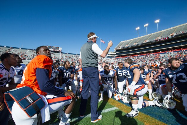AUBURN, AL - APRIL 9: Head coach Gus Malzahn of the Auburn Tigers speaks to his team after their spring game at Jordan Hare Stadium on April 9, 2016 in Auburn, Alabama. (Photo by Michael Chang/Getty Images) AUBURN, AL - APRIL 9: Head coach Gus Malzahn of the Auburn Tigers speaks to his team after their spring game at Jordan Hare Stadium on April 9, 2016 in Auburn, Alabama. (Photo by Michael Chang/Getty Images)