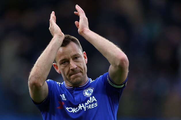 LONDON, ENGLAND - MARCH 19 :  John Terry of Chelsea applauds after the Barclays Premier League match between Chelsea and West Ham United at Stamford Bridge on March 19, 2016 in London, England.  (Photo by Catherine Ivill - AMA/Getty Images)