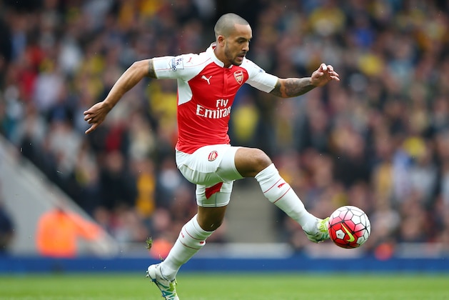 LONDON, ENGLAND - APRIL 02: Theo Walcott of Arsenal in action during the Barclays Premier League match between Arsenal and Watford at Emirates Stadium on April 2, 2016 in London, England.  (Photo by Ian Walton/Getty Images)