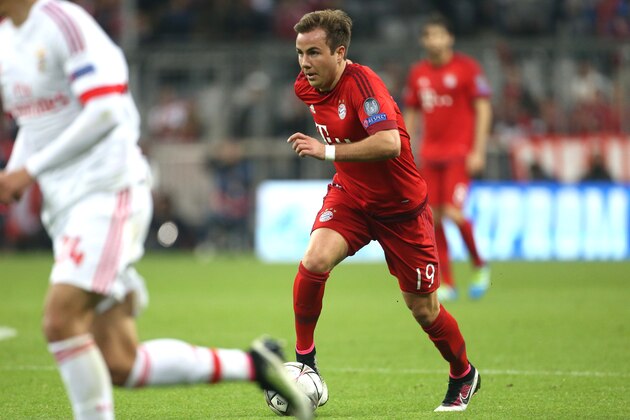 MUNICH, GERMANY - APRIL 5: Mario Gotze of Bayern Muenchen in action during the UEFA Champions League quarter final first leg match between FC Bayern Muenchen (Bayern Munich) and SL Benfica Lisbon at Allianz Arena on April 5, 2016 in Munich, Germany. (Photo by Jean Catuffe/Getty Images)