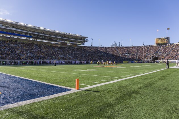 BERKELEY, CA -  NOVEMBER 22:  A general view of the action during a PAC-12 NCAA football game between the Stanford Cardinal and the California Golden Bears in the 117th Big Game played on November 22, 2014 at Memorial Stadium on the University of California campus in Berkeley, California.   (Photo by David Madison/Getty Images)