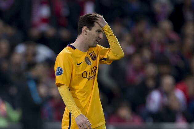 MADRID, SPAIN - APRIL 13: Lionel Messi of FC Barcelona reacts as he fail to score a penalty shot during the UEFA Champions League quarter final, second leg match between Club Atletico de Madrid and FC Barcelona at the Vincente Calderon on April 13, 2016 in Madrid, Spain.  (Photo by Gonzalo Arroyo Moreno/Getty Images)