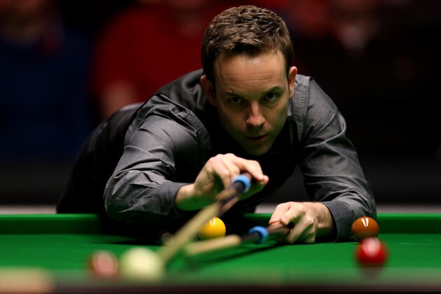 LONDON, ENGLAND - JANUARY 13:  Ali Carter of England  in action  during his first round match against  Barry Hawkins of England on day three of The Dafabet Masters at Alexandra Palace on January 13, 2015 in London, England.  (Photo by Ben Hoskins/Getty Images)