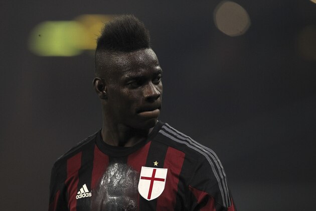 GENOA, ITALY - APRIL 17:  Mario Balotelli of AC Milan looks on during the Serie A match between UC Sampdoria and AC Milan at Stadio Luigi Ferraris on April 17, 2016 in Genoa, Italy.  (Photo by Marco Luzzani/Getty Images)