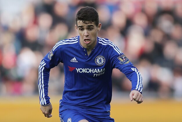 SWANSEA, WALES - APRIL 09:  Oscar of Chelsea during the Barclays Premier League match between Swansea City and Chelsea at the Liberty Stadium on April 9, 2016 in Swansea, Wales  (Photo by Alex Morton/Getty Images)