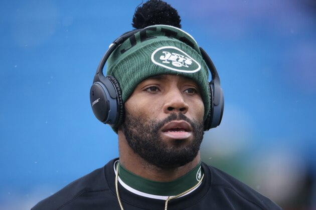 ORCHARD PARK, NY - JANUARY 3: Antonio Cromartie #31 of the New York Jets warms up before playing against the Buffalo Bills during NFL game action at Ralph Wilson Stadium on January 3, 2016 in Orchard Park, New York. (Photo by Tom Szczerbowski/Getty Images)