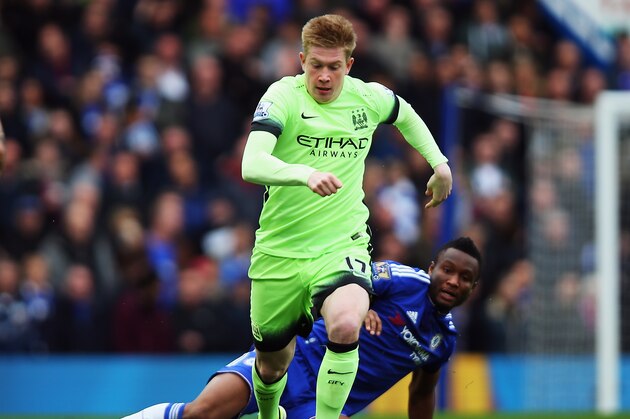 LONDON, ENGLAND - APRIL 16: Kevin de Bruyne of Manchester City in action during the Barclays Premier League match between Chelsea and Manchester City at Stamford Bridge on April 16, 2016 in London, England. (Photo by Bryn Lennon/Getty Images) LONDON, ENGLAND - APRIL 16: Kevin de Bruyne of Manchester City in action during the Barclays Premier League match between Chelsea and Manchester City at Stamford Bridge on April 16, 2016 in London, England. (Photo by Bryn Lennon/Getty Images)