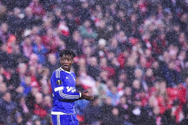 Olympique de Marseille's Michy Batshuayi, gestures during the Europa League soccer match, round of 32, second leg, between Athletic Bilbao and Olympique de Marseille, at San Mames stadium, in Bilbao, northern Spain, Thursday, Feb. 25, 2016. (AP Photo/Alvaro Barrientos)