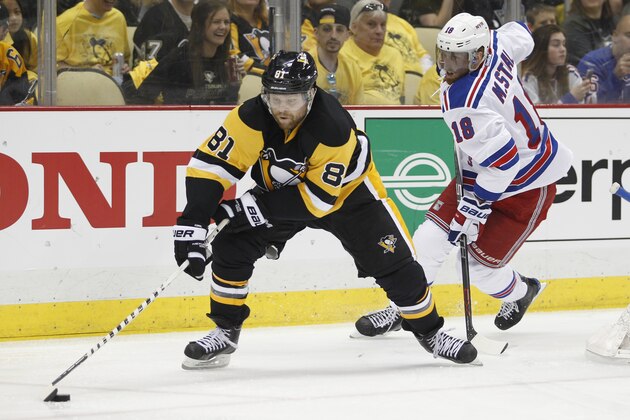 PITTSBURGH, PA - APRIL 16:  Phil Kessel