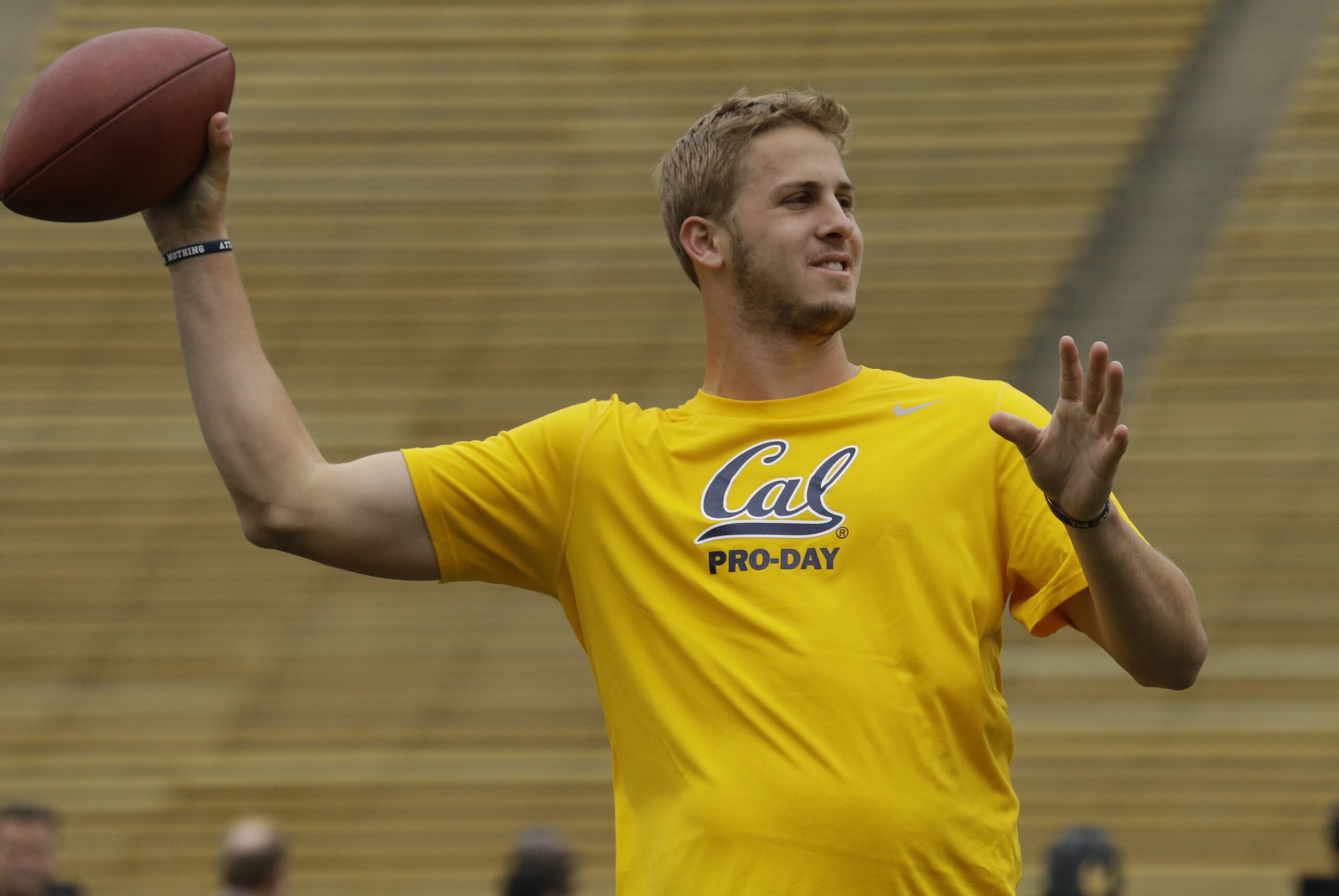 California quarterback Jared Goff passes during California's NFL Pro Day Friday, March 18, 2016, in Berkeley, Calif. (AP Photo/Ben Margot)