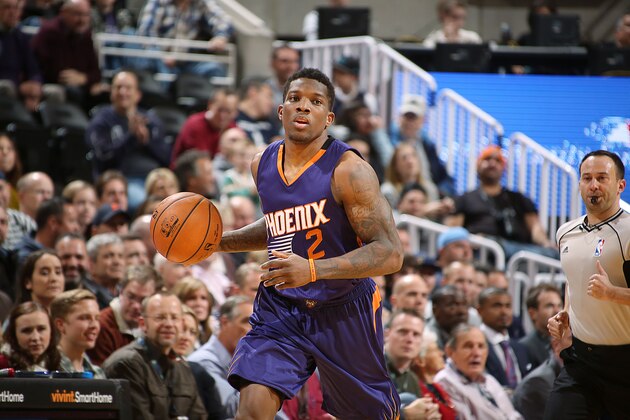 SALT LAKE CITY, UT - DECEMBER 21:  Eric Bledsoe #2 of the Phoenix Suns handles the ball against the Utah Jazz on December 21, 2015 at vivint.SmartHome Arena in Salt Lake City, Utah. NOTE TO USER: User expressly acknowledges and agrees that, by downloading and or using this Photograph, User is consenting to the terms and conditions of the Getty Images License Agreement. Mandatory Copyright Notice: Copyright 2015 NBAE (Photo by Melissa Majchrzak/NBAE via Getty Images)