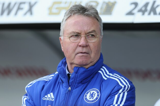 SWANSEA, WALES - APRIL 09:  Chelsea manager Guus Hiddink during the Barclays Premier League match between Swansea City and Chelsea at the Liberty Stadium on April 9, 2016 in Swansea, Wales  (Photo by Alex Morton/Getty Images)