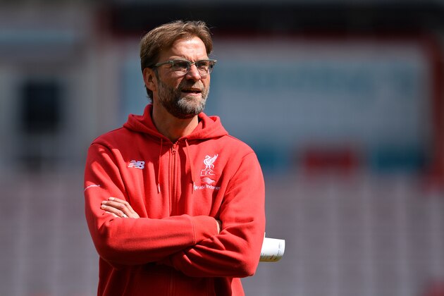 Liverpool's German manager Jurgen Klopp watches his players warm up ahead of the English Premier League football match between Bournemouth and Liverpool at the Vitality Stadium in Bournemouth, southern England on April 17, 2016. / AFP / GLYN KIRK / RESTRICTED TO EDITORIAL USE. No use with unauthorized audio, video, data, fixture lists, club/league logos or 'live' services. Online in-match use limited to 75 images, no video emulation. No use in betting, games or single club/league/player publications.  /         (Photo credit should read GLYN KIRK/AFP/Getty Images)