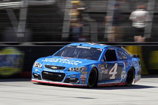 Sprint Cup Series driver Kevin Harvick (4) during a NASCAR Sprint Cup Series auto race, Sunday, April 17, 2016 in Bristol, Tenn. (AP Photo/Wade Payne)