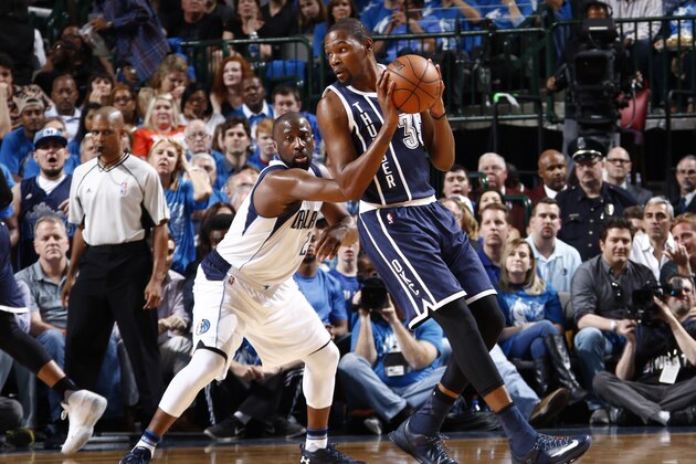 DALLAS, TX - APRIL 23: Kevin Durant #35 of the Oklahoma City Thunder posts up against the Dallas Mavericks in Game Four of the Western Conference Quarterfinals of the 2016 NBA Playoffs on April 23, 2016 at the American Airlines Center in Dallas, Texas. NOTE TO USER: User expressly acknowledges and agrees that, by downloading and or using this photograph, User is consenting to the terms and conditions of the Getty Images License Agreement. Mandatory Copyright Notice: Copyright 2016 NBAE (Photo by Glenn James/NBAE via Getty Images)