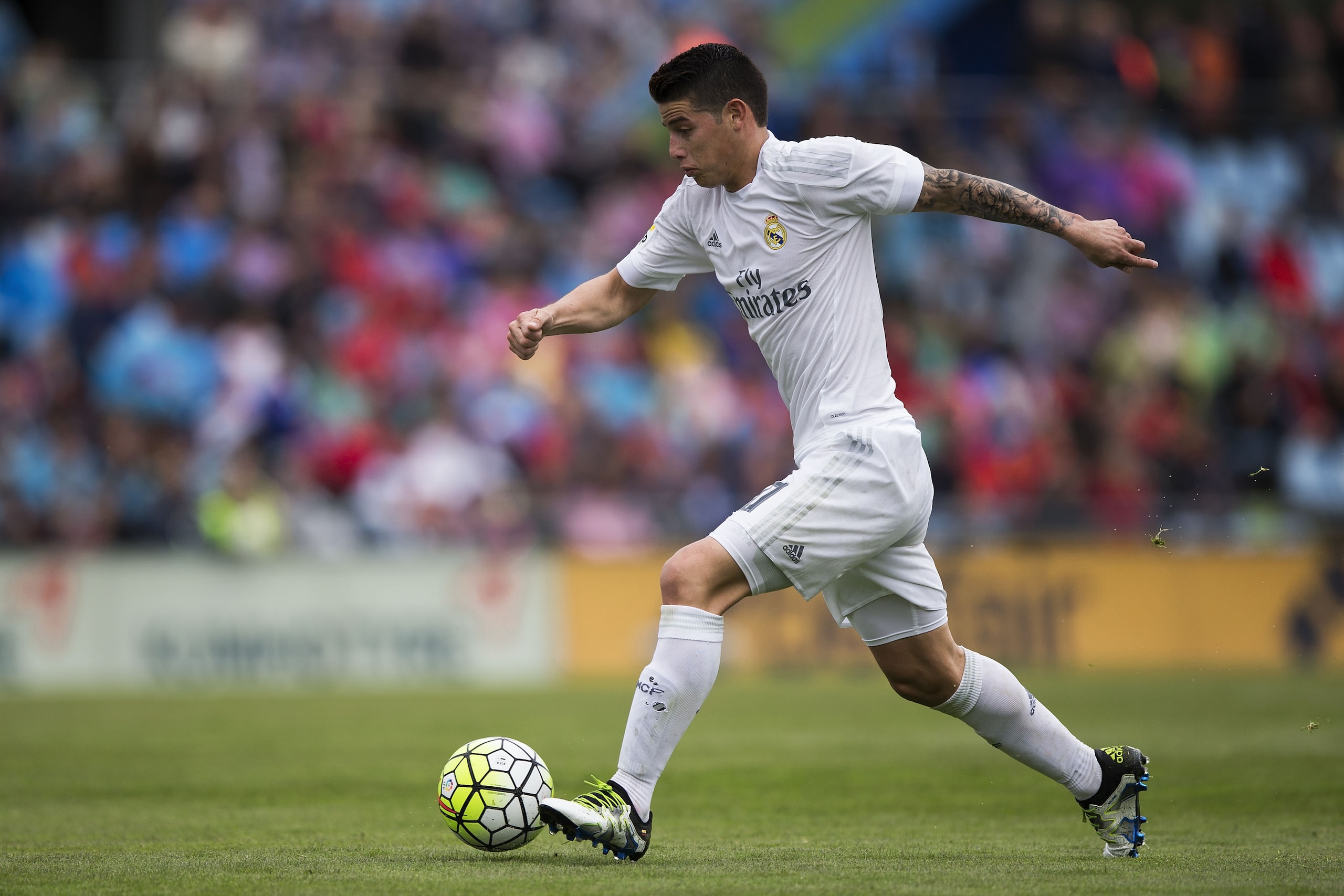 GETAFE, SPAIN - APRIL 16: James Rodriguez of Real Madrid CF controls the ball during the La Liga match between Getafe CF and Real Madrid CF at Coliseum Alfonso Perez on April 16, 2016 in Getafe, Spain. (Photo by Gonzalo Arroyo Moreno/Getty Images) GETAFE, SPAIN - APRIL 16: James Rodriguez of Real Madrid CF controls the ball during the La Liga match between Getafe CF and Real Madrid CF at Coliseum Alfonso Perez on April 16, 2016 in Getafe, Spain. (Photo by Gonzalo Arroyo Moreno/Getty Images)