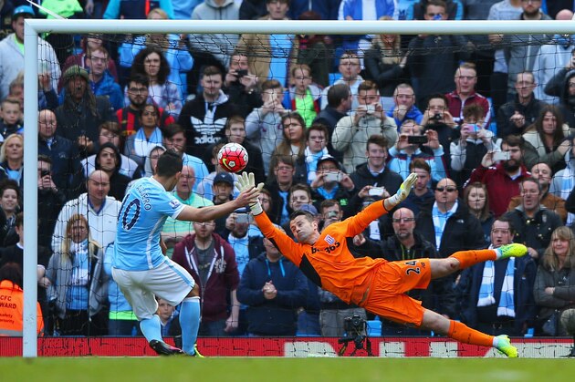 MANCHESTER, ENGLAND - APRIL 23:  Sergio Aguero of Manchester City scores the second goal of the game during the Barclays Premier League match between Manchester City and Stoke City at Etihad Stadium on April 23, 2016 in Manchester, United Kingdom.  (Photo by Alex Livesey/Getty Images)