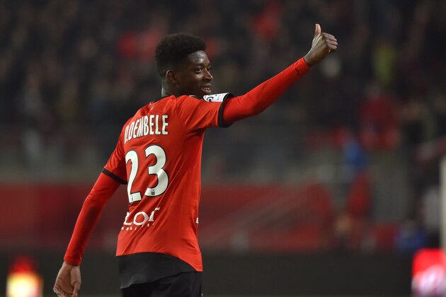 Rennes' French forward Ousmane Dembele celebrates after scoring during the French L1 football match Rennes vs Reims on April 2, 2016 at the Roazhon Park stadium in Rennes, western France. / AFP / LOIC VENANCE        (Photo credit should read LOIC VENANCE/AFP/Getty Images)