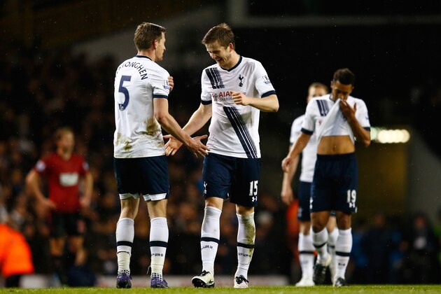 LONDON, ENGLAND - APRIL 25:  Jan Vertonghen (L) of Tottenham Hotspur celebrates with teammate Eric Dier after his shot deflects for the opening goal during the Barclays Premier League match between Tottenham Hotspur and West Bromwich Albion at White Hart Lane on April 25, 2016 in London, England.  (Photo by Julian Finney/Getty Images)