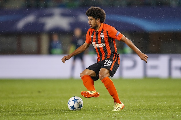 VIENNA, AUSTRIA - AUGUST 19: Taison of Donetsk controls the ball during the UEFA Champions League: Qualifying Round Play Off First Leg match between SK Rapid Vienna and FC Shakhtar Donetsk on August 19, 2015 in Vienna, Austria. (Photo by Christian Hofer/Getty Images) VIENNA, AUSTRIA - AUGUST 19: Taison of Donetsk controls the ball during the UEFA Champions League: Qualifying Round Play Off First Leg match between SK Rapid Vienna and FC Shakhtar Donetsk on August 19, 2015 in Vienna, Austria. (Photo by Christian Hofer/Getty Images)