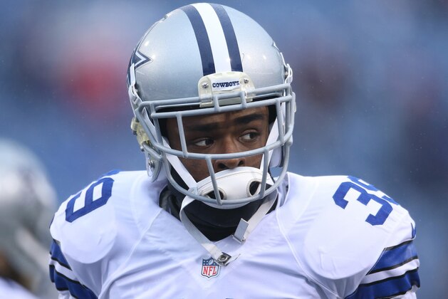 ORCHARD PARK, NY - DECEMBER 27: Brandon Carr #39 of the Dallas Cowboys warms up before playing against the Buffalo Bills during NFL game action at Ralph Wilson Stadium on December 27, 2015 in Orchard Park, New York. (Photo by Tom Szczerbowski/Getty Images)