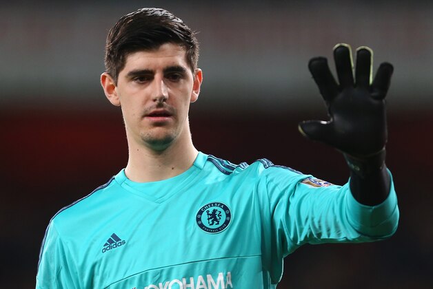 LONDON, ENGLAND - JANUARY 24: Thibaut Courtois of Chelsea during the Barclays Premier League match between Arsenal and Chelsea at the Emirates Stadium on January 24, 2016 in London, England. (Photo by Catherine Ivill - AMA/Getty Images)