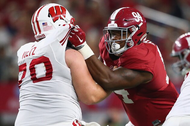ARLINGTON, TX - SEPTEMBER 05:  Daron Payne #94 of the Alabama Crimson Tide during the Advocare Classic at AT&T Stadium on September 5, 2015 in Arlington, Texas.  (Photo by Ronald Martinez/Getty Images)