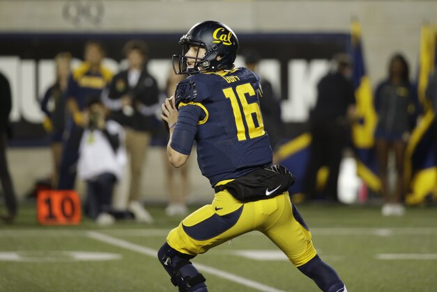 California quarterback Jared Goff during an NCAA college football game against Oregon State Saturday, Nov. 14, 2015, in Berkeley, Calif. (AP Photo/Eric Risberg)