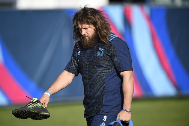 Italy's prop Martin Castrogiovanni takes part in a training session at Cobham RFC, west of London, on September 30, 2015, during the 2015 Rugby World Cup. AFP PHOTO / MARTIN BUREAU RESTRICTED TO EDITORIAL USE        (Photo credit should read MARTIN BUREAU/AFP/Getty Images)